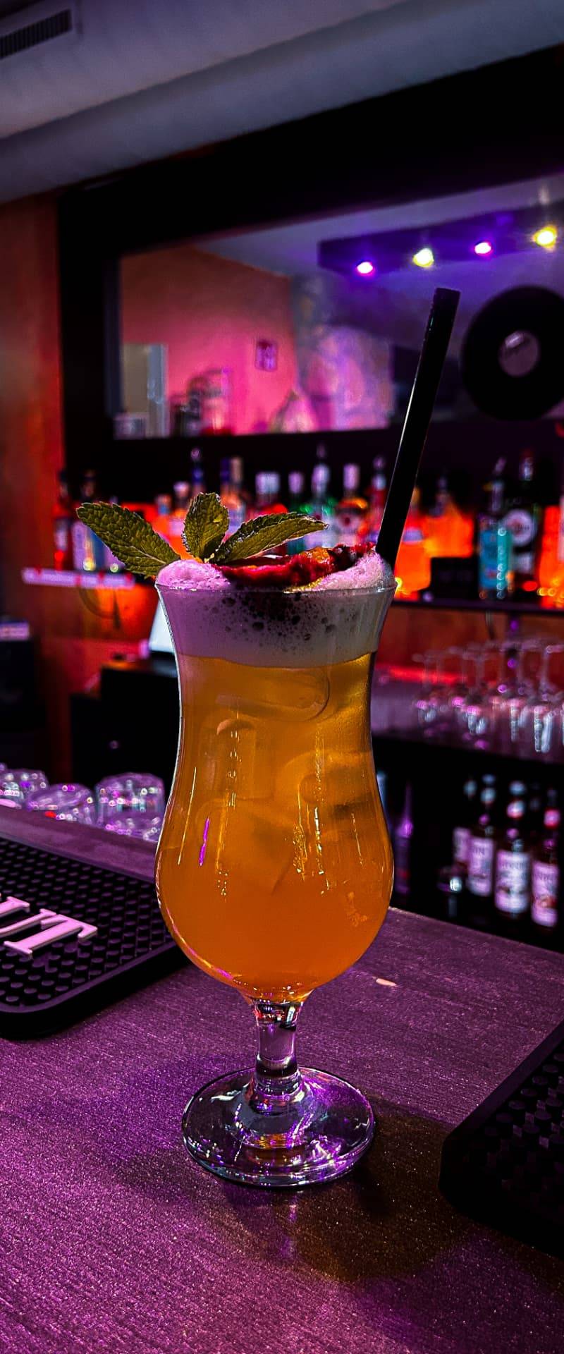 Cocktail an der Bar - Limit Lounge Uster
