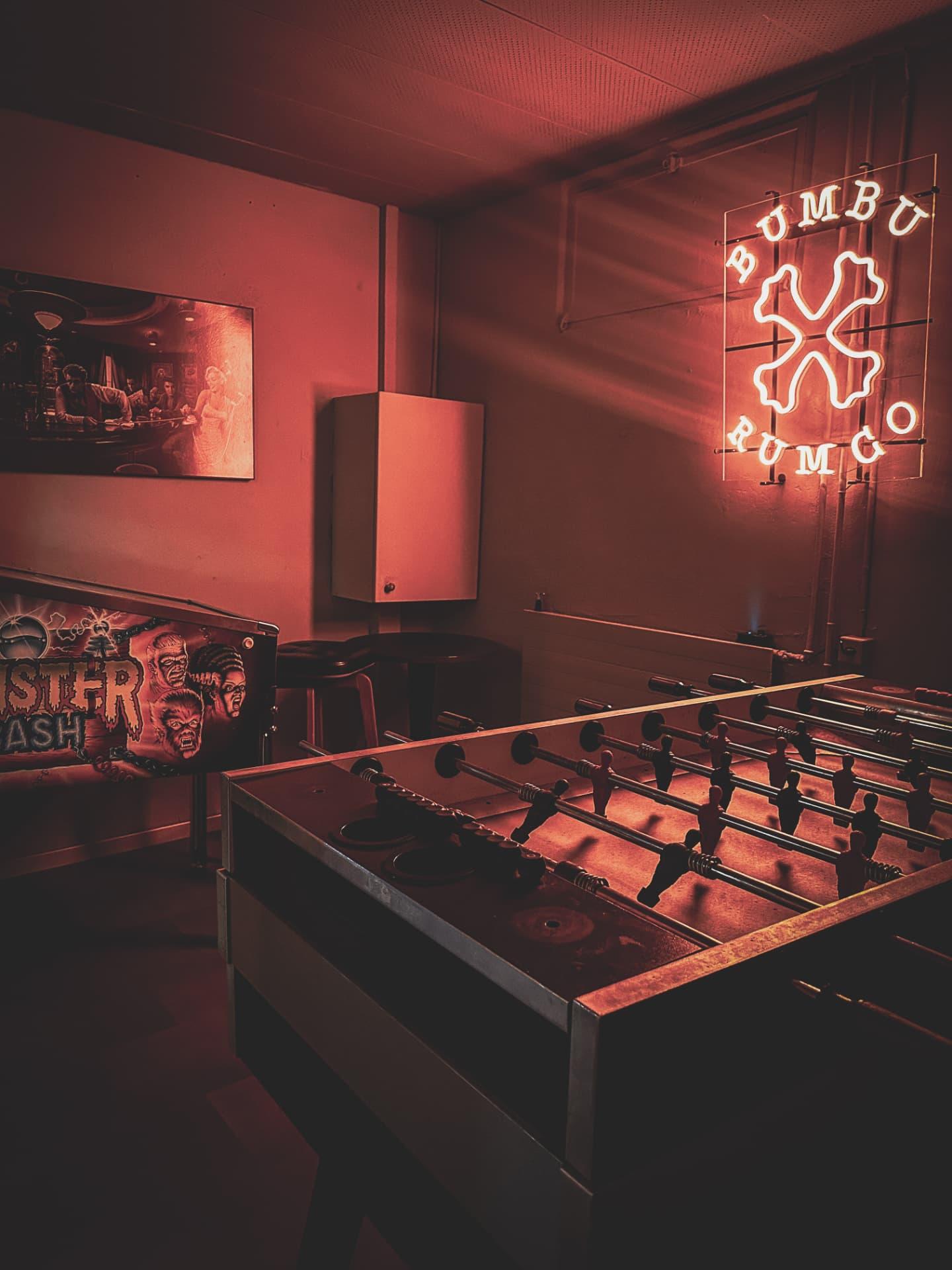 Töggelikasten und Flipper - Limit Lounge Uster